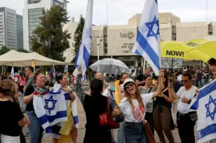 «Σε ισχύ η συμφωνία ανάμεσα σε Ισραήλ-Γάζα», έπεσαν οι πρώτες υπογραφές