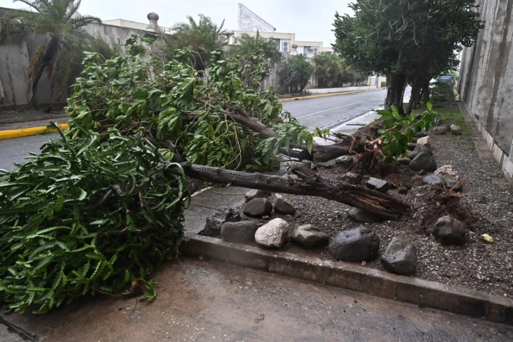 Σε «πρωτοφανή επίπεδα» οι καταστροφές στη Τζαμάικα, τουλάχιστον 30 νεκροί!