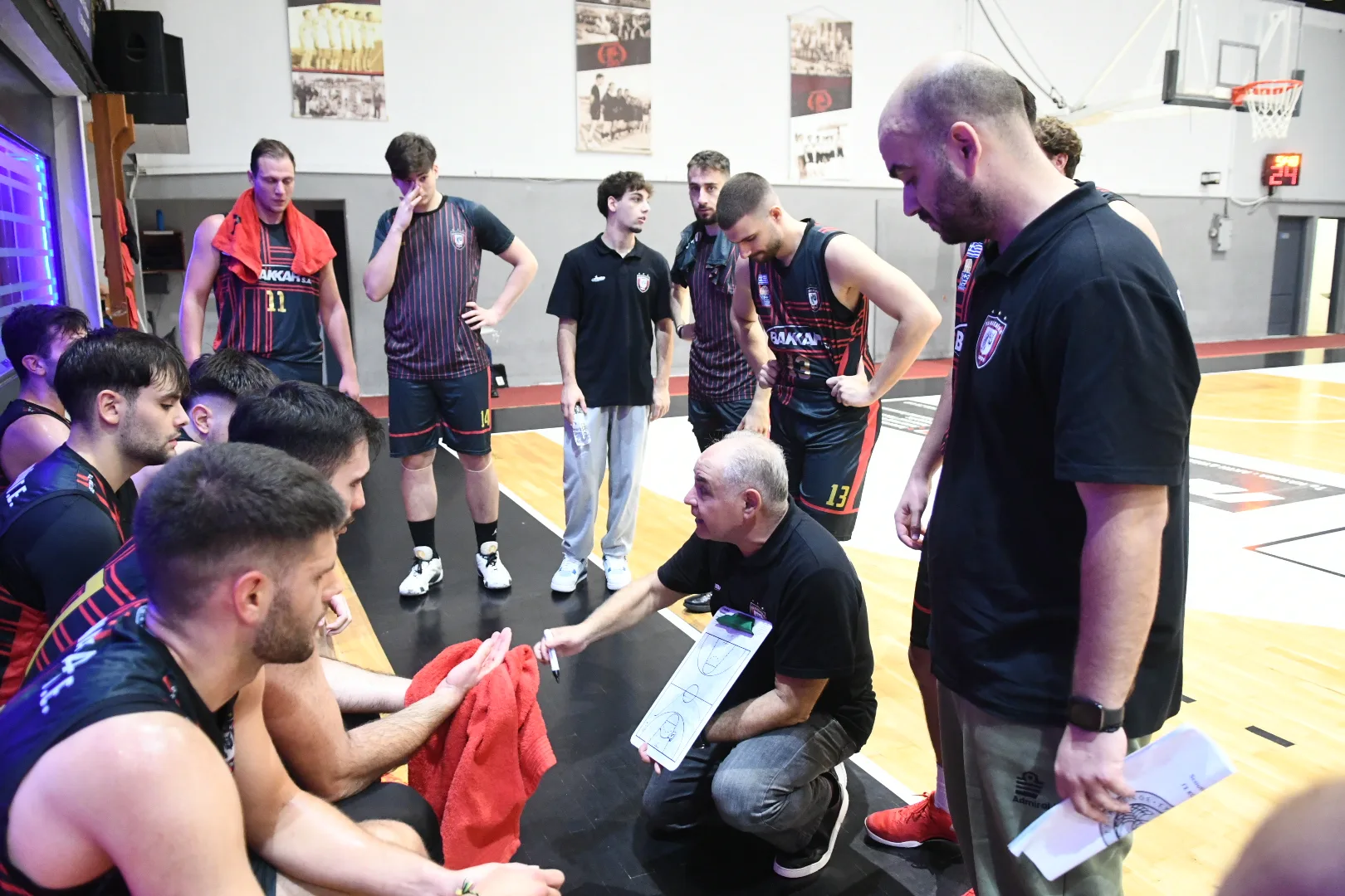 Βλέπει ψηλά η Παναχαϊκή, νίκησε και το Κορωπί - Φωτογραφίες