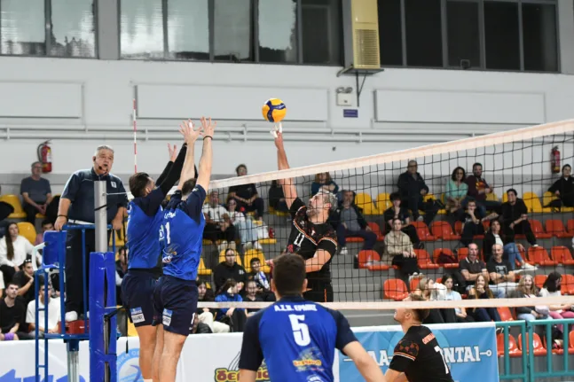 Το τοπικό ντέρμπι έστειλε μήνυμα και έδωσε κέρδη στο βόλεϊ Το τοπικό ντέρμπι έστειλε μήνυμα και έδωσε κέρδη στο βόλεϊ