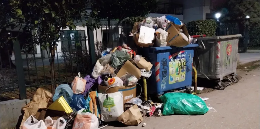 Νέο σχέδιο καθαριότητας για το κέντρο της Πάτρας: Σύσκεψη για αναδιοργάνωση των κάδων