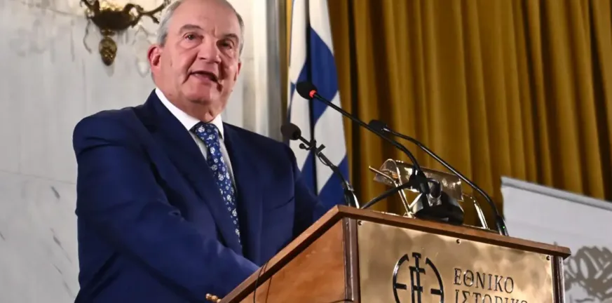 Καραμανλής: Αιχμές προς την κυβέρνηση και προειδοποίηση για πολιτική κρίση που μπορεί να εξελιχθεί σε εθνική