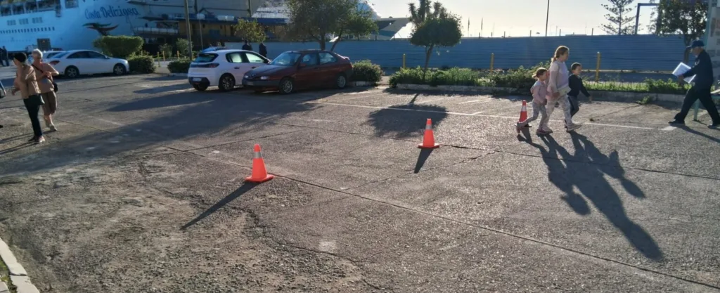 Το ισραηλινό κρουαζιερόπλοιο Crown Iris στο Κατάκολο - Αυξημένα μέτρα ασφαλείας και παρουσία αστυνομίας στο λιμάνι ΦΩΤΟ Το ισραηλινό κρουαζιερόπλοιο Crown Iris στο Κατάκολο - Αυξημένα μέτρα ασφαλείας και παρουσία αστυνομίας στο λιμάνι ΦΩΤΟ