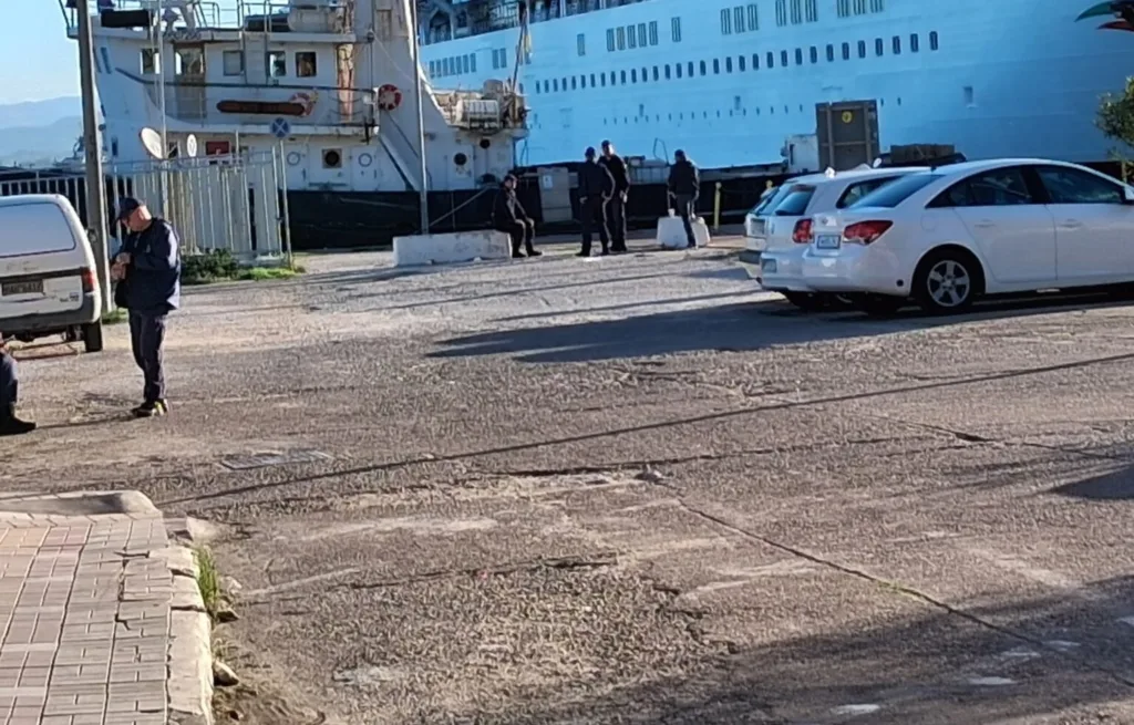 Το ισραηλινό κρουαζιερόπλοιο Crown Iris στο Κατάκολο - Αυξημένα μέτρα ασφαλείας και παρουσία αστυνομίας στο λιμάνι ΦΩΤΟ Το ισραηλινό κρουαζιερόπλοιο Crown Iris στο Κατάκολο - Αυξημένα μέτρα ασφαλείας και παρουσία αστυνομίας στο λιμάνι ΦΩΤΟ