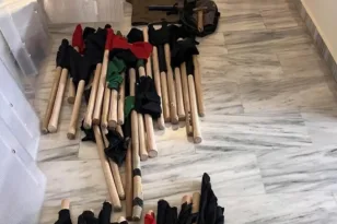 Ευαγγελισμός Ηρακλείου: Σφυριά, κράνη και αντιασφυξιογόνες μάσκες βρήκε η ΕΛΑΣ στην κατάληψη ΦΩΤΟ