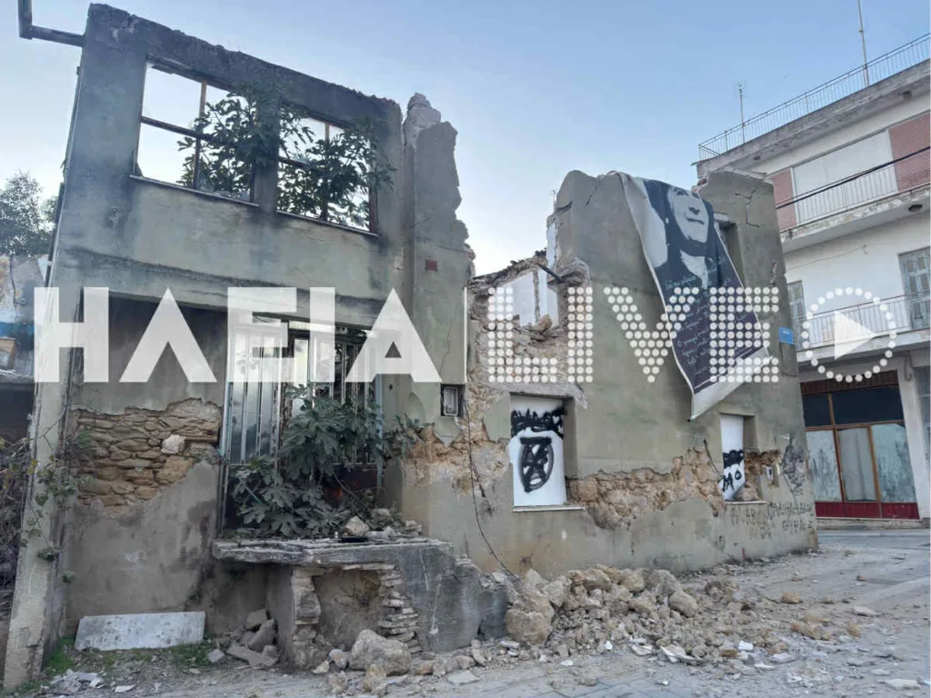 Χαμός στον Πύργο, ετοιμόρροπο κτίριο κατέρρευσε πάνω σε αυτοκίνητα! ΦΩΤΟ