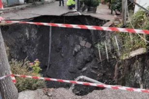 Κρατήρας ανάμεσα σε σπίτια στις Φυτείες ΦΩΤΟ