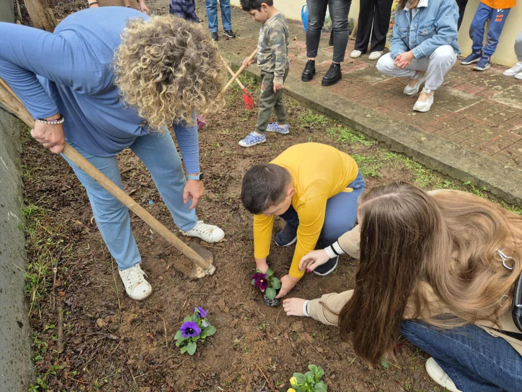 Πάτρα: Στο 1ο Ειδικό Νηπιαγωγείο εκπαιδευτικοί από Ρουμανία, Βουλγαρία και Πορτογαλία ΦΩΤΟ Πάτρα: Στο 1ο Ειδικό Νηπιαγωγείο εκπαιδευτικοί από Ρουμανία, Βουλγαρία και Πορτογαλία ΦΩΤΟ