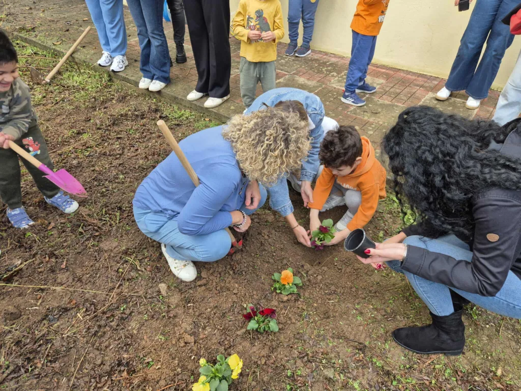 Πάτρα: Στο 1ο Ειδικό Νηπιαγωγείο εκπαιδευτικοί από Ρουμανία, Βουλγαρία και Πορτογαλία ΦΩΤΟ Πάτρα: Στο 1ο Ειδικό Νηπιαγωγείο εκπαιδευτικοί από Ρουμανία, Βουλγαρία και Πορτογαλία ΦΩΤΟ