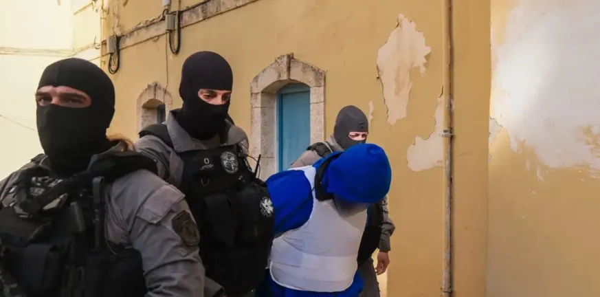 «Ήταν θέμα χρόνου να βγάλει κάποιος από τη μέση τον 52χρονο», μαρτυρία του συγγενούς που σκότωσε τον θείο του στην Κίσσαμο «Ήταν θέμα χρόνου να βγάλει κάποιος από τη μέση τον 52χρονο», μαρτυρία του συγγενούς που σκότωσε τον θείο του στην Κίσσαμο