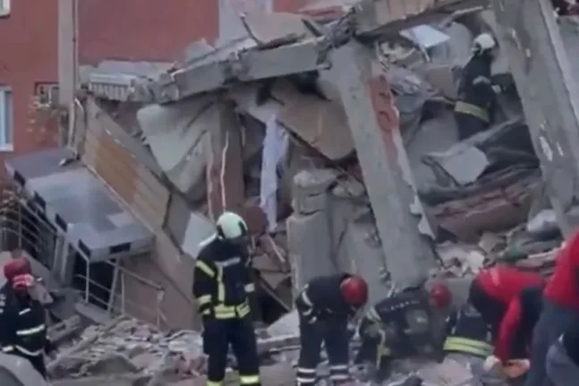 Τουρκία: Κατέρρευσε 7ώροφο κτίριο στην Κωνσταντινούπολη ΒΙΝΤΕΟ
