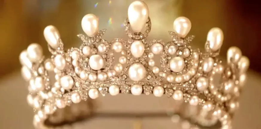 Το «θησαυροφυλάκιο του αιώνα»: Άφαντα τα κοσμήματα του Λούβρου – 7 συλλήψεις, αλλά κανένα εύρημα Το «θησαυροφυλάκιο του αιώνα»: Άφαντα τα κοσμήματα του Λούβρου – 7 συλλήψεις, αλλά κανένα εύρημα