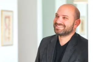 «Ο,τι οραματιζόμαστε… γίνεται!»: Ο πασίγνωστος ψυχοθεραπευτής Δρ. Γιώργος Λάγιος αναλύει την ανθρώπινη σκέψη στην «Π»