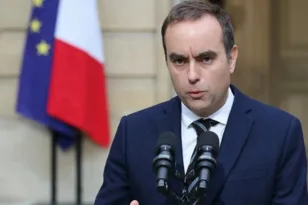 ΕΚΤΑΚΤΟ – Γαλλία: Παραιτήθηκε ο πρωθυπουργός Σεμπαστιέν Λεκορνί