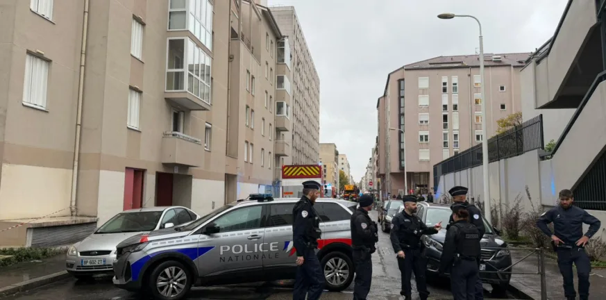 Γάλλια: Τέσσερις νεκροί από φωτιά σε κτίριο της Λυών ΒΙΝΤΕΟ Γάλλια: Τέσσερις νεκροί από φωτιά σε κτίριο της Λυών ΒΙΝΤΕΟ