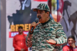Ένταση στη Λατινική Αμερική: Η Βενεζουέλα αναπτύσσει δυνάμεις στα σύνορα με την Κολομβία