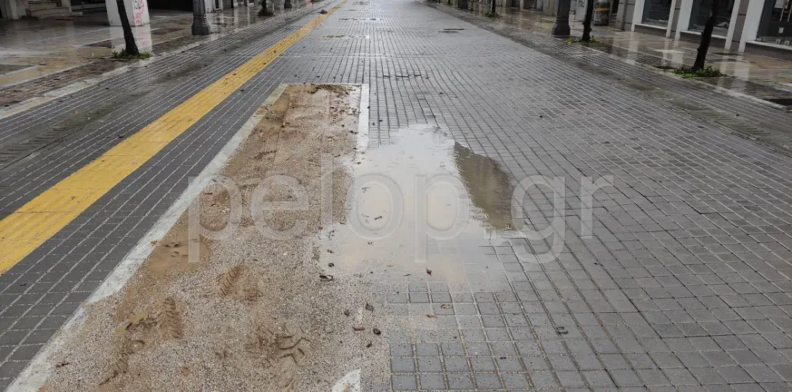 Πάτρα: «Βουλιάζει» η Μαιζώνος με λίγη βροχή ΦΩΤΟ