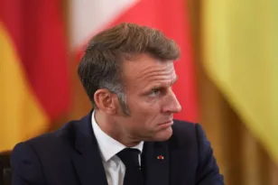 Politico: Η Γαλλία σε τροχιά αστάθειας – Η Ευρώπη φοβάται ντόμινο πολιτικών και οικονομικών αναταράξεων