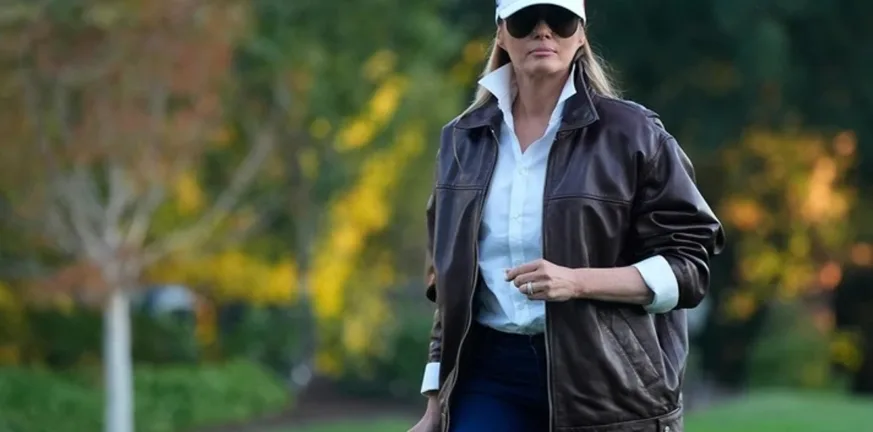 Η «πιλότος» Μελάνια Τραμπ, η εμφάνιση αλά... Top Gun ΦΩΤΟ