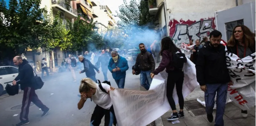 Πάτρα - Σύλλογος Γονέων 25ου Δημοτικού Σχολείου: Καταγγελία για «αστυνομική βία» σε κινητοποίηση Πάτρα - Σύλλογος Γονέων 25ου Δημοτικού Σχολείου: Καταγγελία για «αστυνομική βία» σε κινητοποίηση
