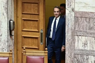 Στη Βουλή σήμερα ο Μητσοτάκης, πως θα απαντήσει στις επικρίσεις για τα εθνικά θέματα