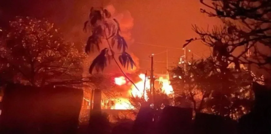 Κλιμάκωση στο Ρωσο-Ουκρανικό μέτωπο: Πύραυλοι κρουζ σε χημικό εργοστάσιο στη Ρωσία, αντίποινα από τη Μόσχα ΒΙΝΤΕΟ Κλιμάκωση στο Ρωσο-Ουκρανικό μέτωπο: Πύραυλοι κρουζ σε χημικό εργοστάσιο στη Ρωσία, αντίποινα από τη Μόσχα ΒΙΝΤΕΟ