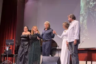 Καλλιτεχνική επιμέλεια από τον Αλέξανδρο Χάχαλη στην παρουσίαση του βιβλίου της Ζαχαρούλας Παπαδάκη