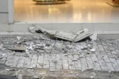 Πάτρα: Κατέρρευσε μπαλκόνι στην οδό Αγίου Ανδρέου - Αποκλείστηκε η περιοχή και διεκόπη η κυκλοφορία