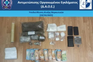 Νέα Μάκρη: Συνελήφθη έμπορος ναρκωτικών με κοκαΐνη, κάνναβη κιλό κάνναβης και πάνω από 43.000 ευρώ