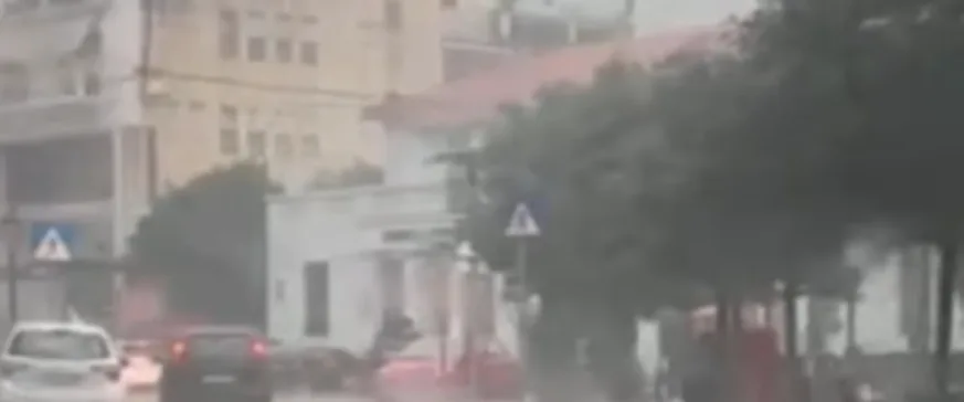 Σφοδρή νεροποντή (και) στη Ναύπακτο! ΒΙΝΤΕΟ
