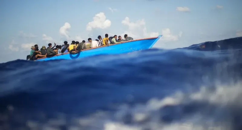 Τουλάχιστον 40 νεκροί σε ναυάγιο με παράτυπους μετανάστες στην Τυνησία Τουλάχιστον 40 νεκροί σε ναυάγιο με παράτυπους μετανάστες στην Τυνησία