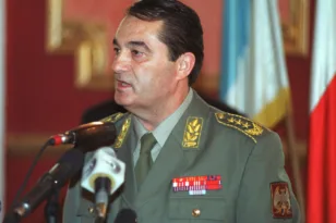 Πέθανε ο Σέρβος πρώην στρατηγός Πάβκοβιτς, ήταν καταδικασμένος για εγκλήματα πολέμου