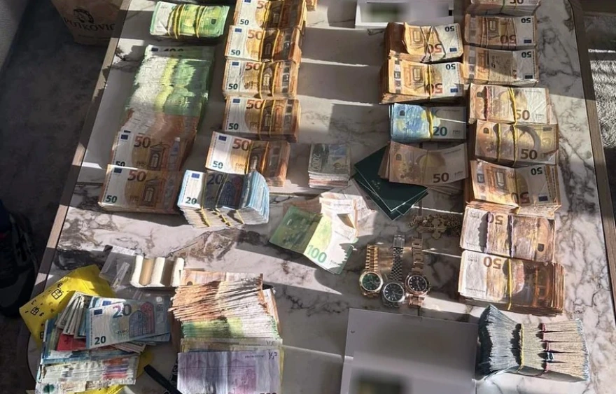 Η κινηματογραφική σύλληψη του Ούρος Νίκολιτς - Πώς έπεσε στα χέρια της σερβικής αστυνομίας και τα 250.000 ευρώ στο διαμέρισμά του ΦΩΤΟ-ΒΙΝΤΕΟ