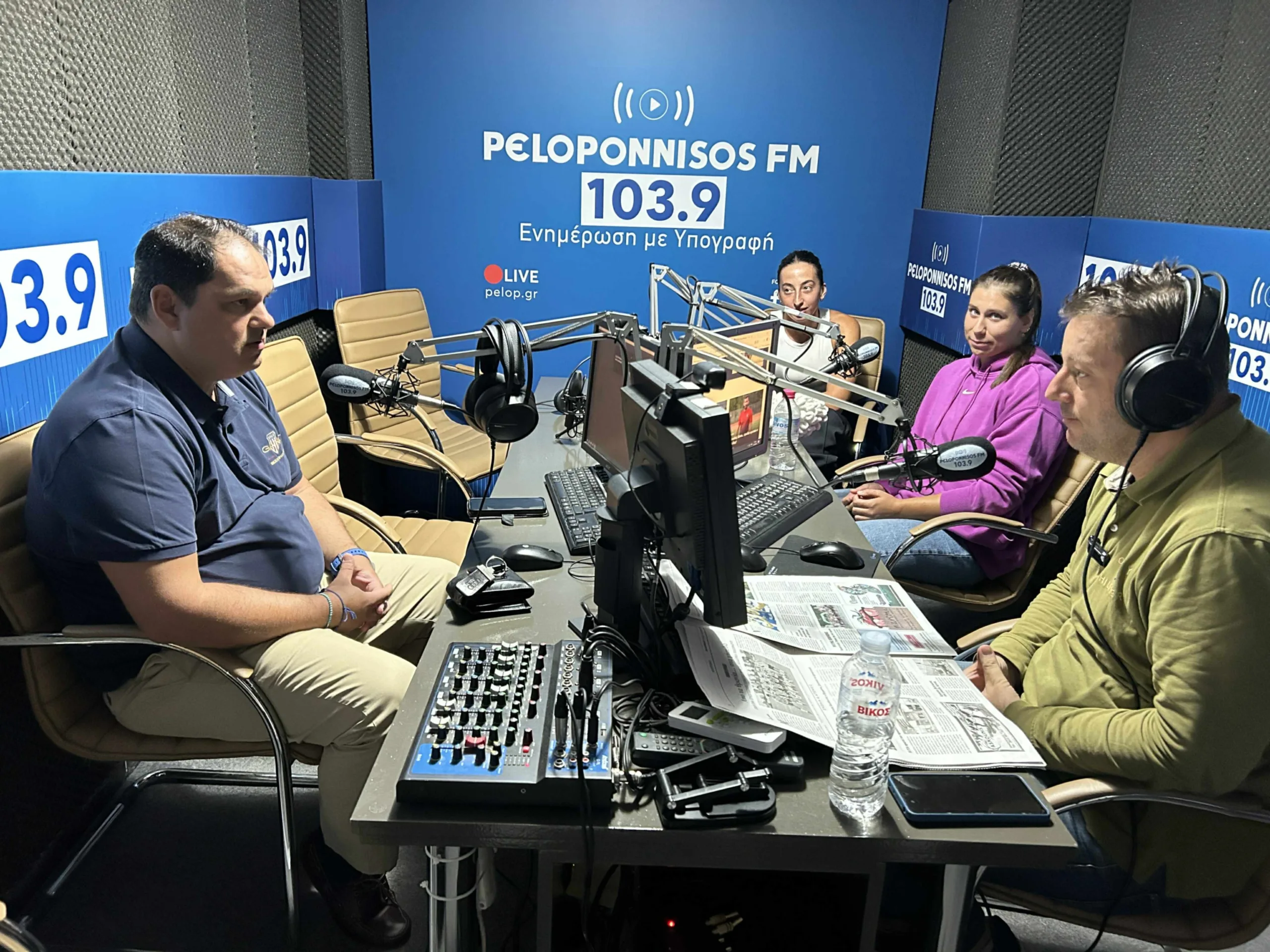 Tα κορίτσια του ΝΟΠ στα στούντιο του peloponnisos FM ΒΙΝΤΕΟ
