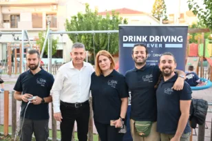 «Μπλόκο» ζωής στην Κάτω Αχαΐα: Ο Δήμος μοίρασε κράνη αντί για πρόστιμα ΦΩΤΟ