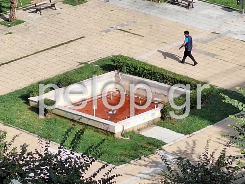 Πάτρα δεν είναι μόνο η Γεωργίου: Το σκουριασμένο συντριβάνι της Ομόνοιας αποκαλύπτει την άλλη όψη της πόλης ΦΩΤΟ