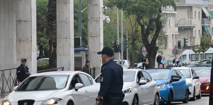 Σκάνδαλο ΟΠΕΚΕΠΕ: Κομβόι 24 οχημάτων στη ΓΑΔΑ για τους συλληφθέντες, οδηγούνται στην Ευρωπαϊκή Εισαγελία ΦΩΤΟ Σκάνδαλο ΟΠΕΚΕΠΕ: Κομβόι 24 οχημάτων στη ΓΑΔΑ για τους συλληφθέντες, οδηγούνται στην Ευρωπαϊκή Εισαγελία ΦΩΤΟ