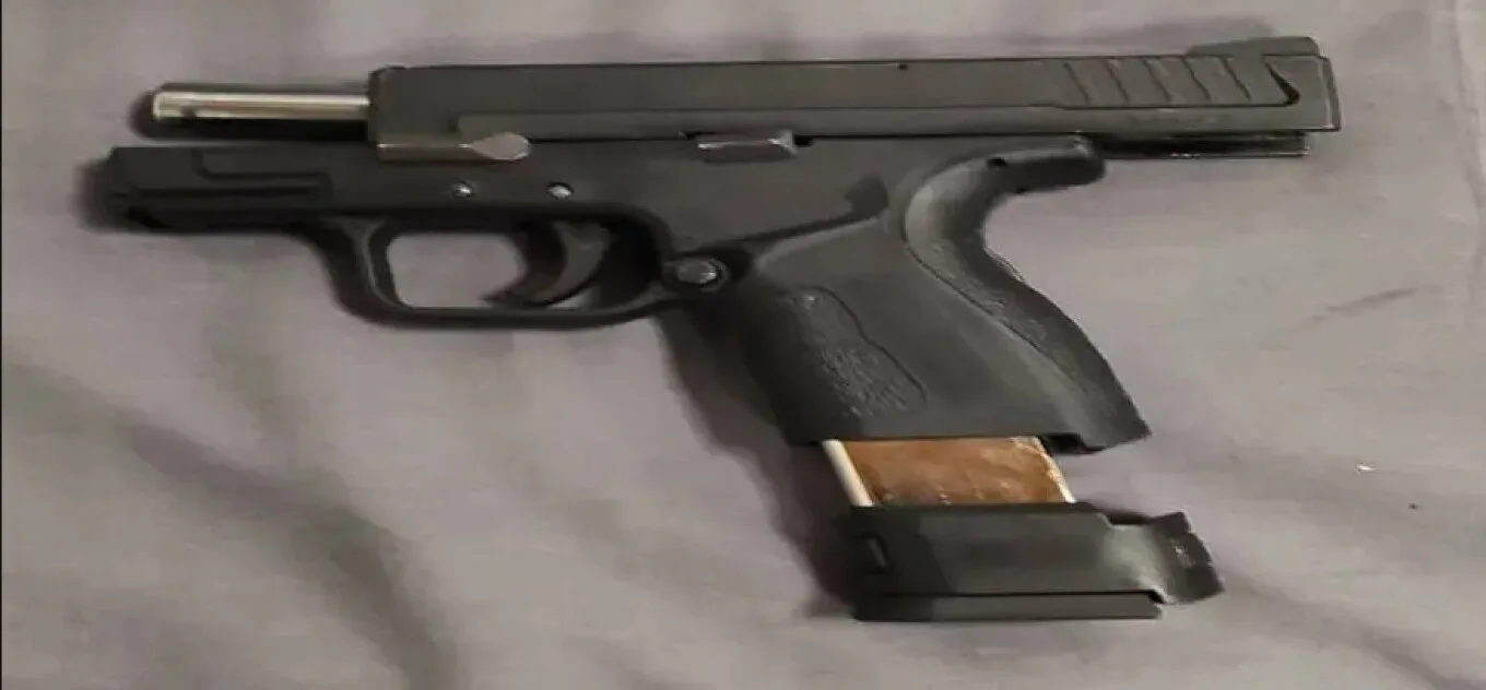 Κυψέλη: Εννέα πιστόλια φωτοβολίδων και κρότου βρέθηκαν μέσα στο αποχετευτικό του ΑΤ Κυψέλη: Εννέα πιστόλια φωτοβολίδων και κρότου βρέθηκαν μέσα στο αποχετευτικό του ΑΤ