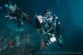 Δύτες «ψάρεψαν» παραγάδια, «πετονιές» και πλαστικά στην παραλία της Παναγοπούλας ΦΩΤΟ