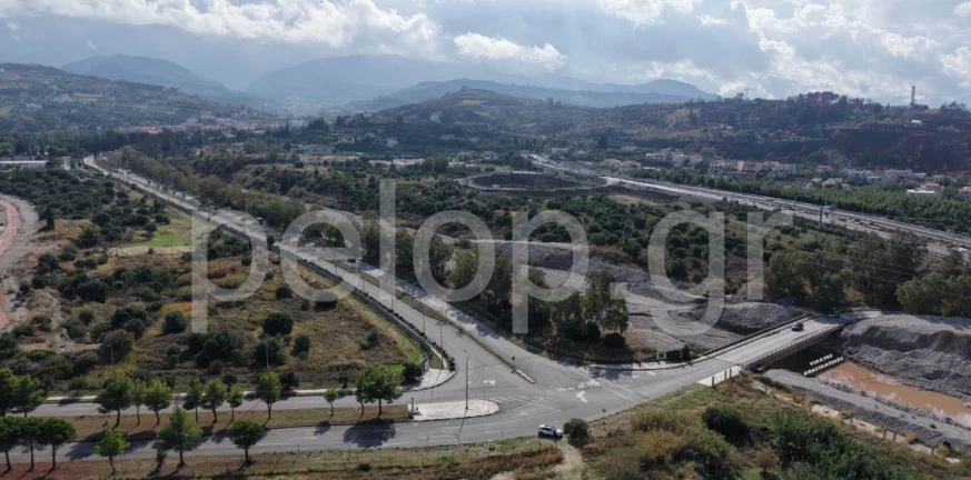 Πάτρα: Σε πλήρη εγκατάλειψη οι δρόμοι που οδηγούν στο Πανεπιστήμιο και το ΠΓΝΠ ΦΩΤΟ Πάτρα: Σε πλήρη εγκατάλειψη οι δρόμοι που οδηγούν στο Πανεπιστήμιο και το ΠΓΝΠ ΦΩΤΟ