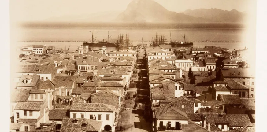 Η Πάτρα του ’40, μια πόλη που έμαθε να αντέχει Η Πάτρα του ’40, μια πόλη που έμαθε να αντέχει