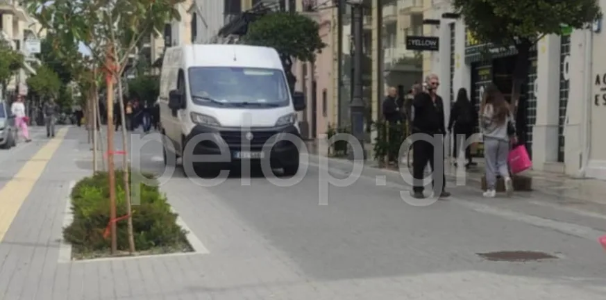 Πελετίδης προς μεταφορικές: «Σεβαστείτε το ωράριο στους πεζόδρομους - Δεν είναι δρόμοι διέλευσης φορτηγών» Πελετίδης προς μεταφορικές: «Σεβαστείτε το ωράριο στους πεζόδρομους - Δεν είναι δρόμοι διέλευσης φορτηγών»