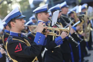 Κηδεία Διονύση Σαββόπουλου: Πένθιμα εμβατήρια από τη μπάντα του Πολεμικού Ναυτικού πριν την εξόδιο ακολουθία,ΒΙΝΤΕΟ Κηδεία Διονύση Σαββόπουλου: Πένθιμα εμβατήρια από τη μπάντα του Πολεμικού Ναυτικού πριν την εξόδιο ακολουθία,ΒΙΝΤΕΟ