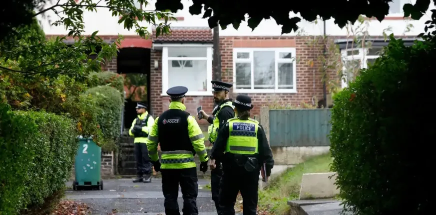 Στη Βρετανία 22χρονος σκότωσε 45χρονο σε τριπλή επίθεση με μαχαίρι ΒΙΝΤΕΟ Στη Βρετανία 22χρονος σκότωσε 45χρονο σε τριπλή επίθεση με μαχαίρι ΒΙΝΤΕΟ