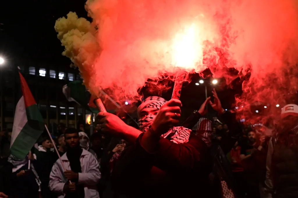 Επεισόδια έξω από την ισραηλινή πρεσβεία στην πορεία για την Παλαιστίνη
