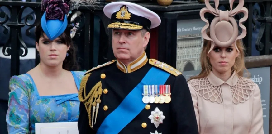 Αποχώρησαν διακριτικά από το Ηνωμένο Βασίλειο οι κόρες του Αντριου Αποχώρησαν διακριτικά από το Ηνωμένο Βασίλειο οι κόρες του Αντριου