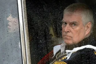 Πρίγκιπας Άντριου: Χάνει τίτλο και έξωση από τη Βασιλική Στοά για το σκάνδαλο Έπσταϊν