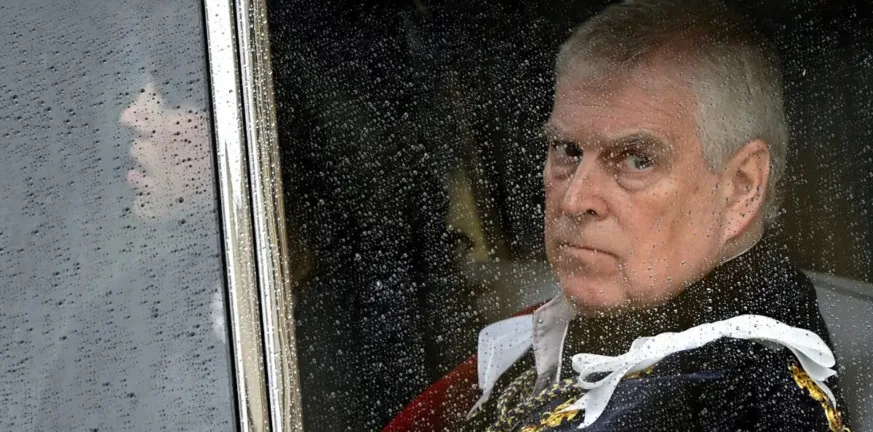 Πρίγκιπας Άντριου: Χάνει τίτλο και έξωση από τη Βασιλική Στοά για το σκάνδαλο Έπσταϊν Πρίγκιπας Άντριου: Χάνει τίτλο και έξωση από τη Βασιλική Στοά για το σκάνδαλο Έπσταϊν