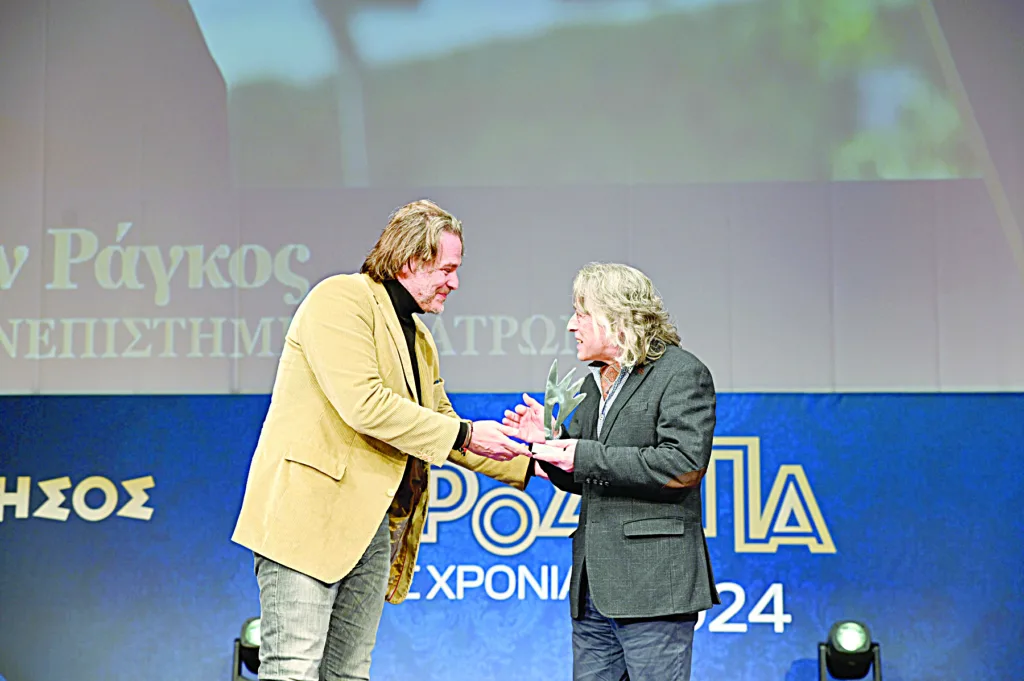 Ο Καθηγητής Σπύρος Ράγκος στην «Π»: Στο αμφιθέατρο δοκιμάζονται ιδέες Ο Καθηγητής Σπύρος Ράγκος στην «Π»: Στο αμφιθέατρο δοκιμάζονται ιδέες