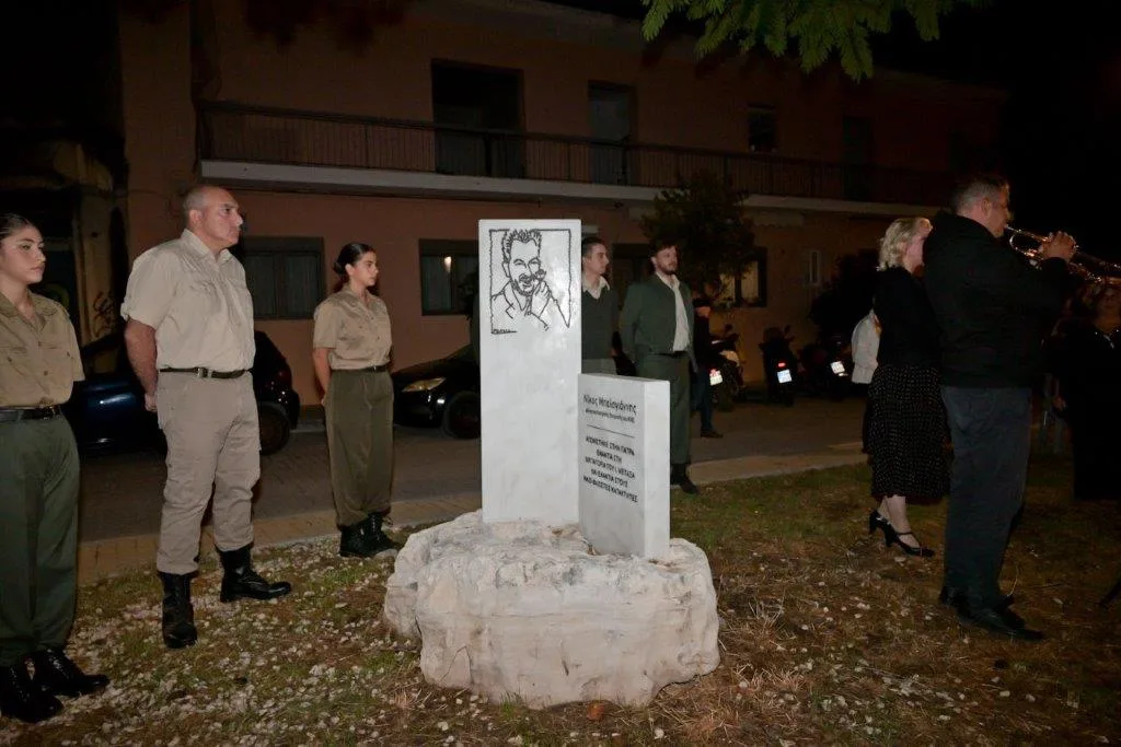 «Τα Ρεμπέτικα της Κατοχής» ζωντάνεψαν στον Παντοκράτορα: Μια νύχτα μνήμης και λαϊκής ψυχής στην Πάτρα ΦΩΤΟ